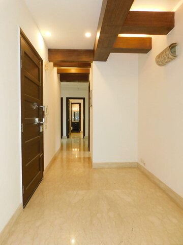 Room in 4 BHK Apartment at Greater Kailash ii – for Rent