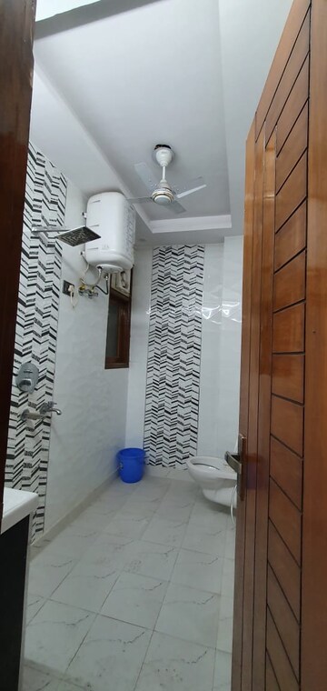 Attached Bathroom in 3 BHK Builder Floor at Rajouri Garden – for Rent