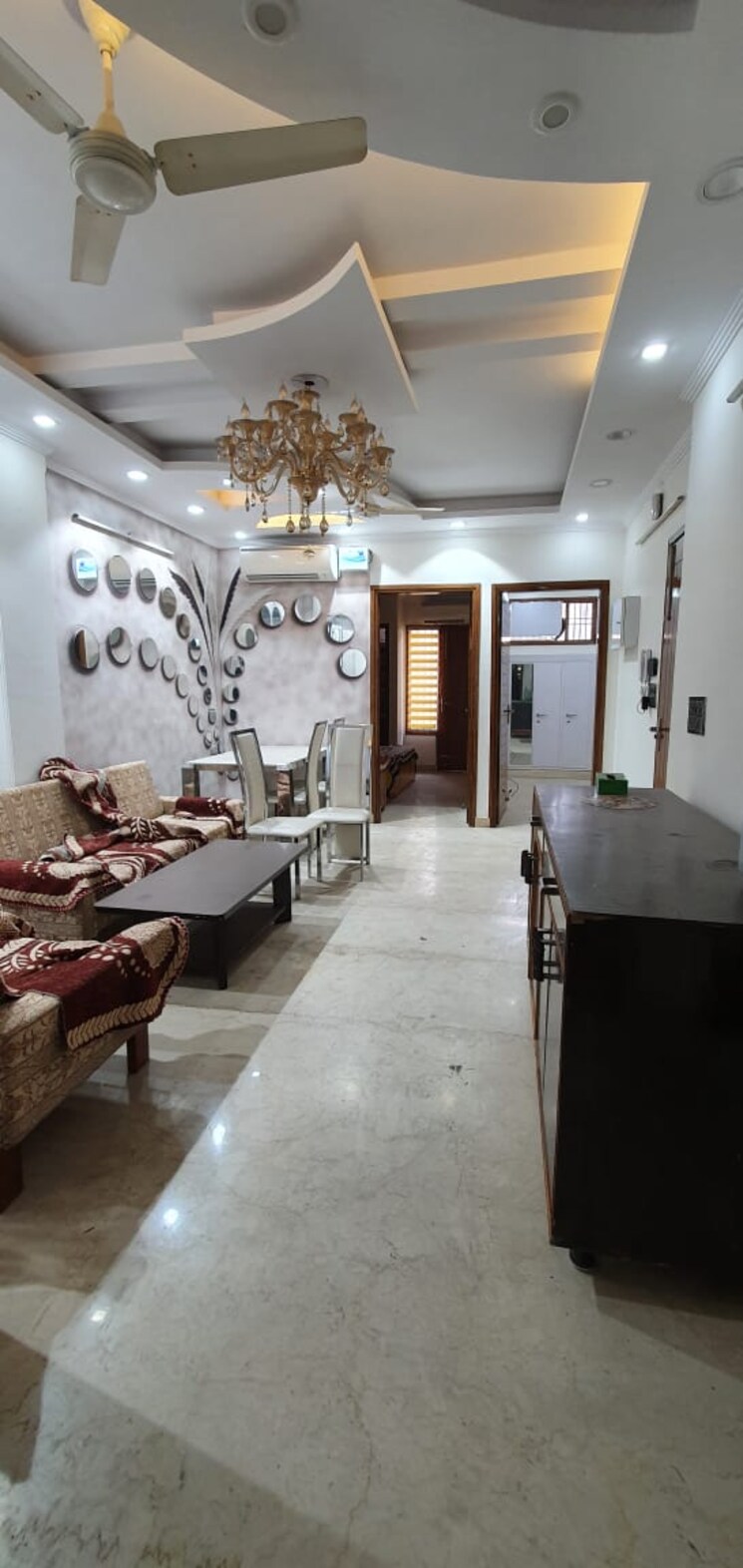 Living Room, rajouri garden 3 Bedroom 210 Sq.Yd. Builder Floor In Rajouri Garden Delhi 9064691