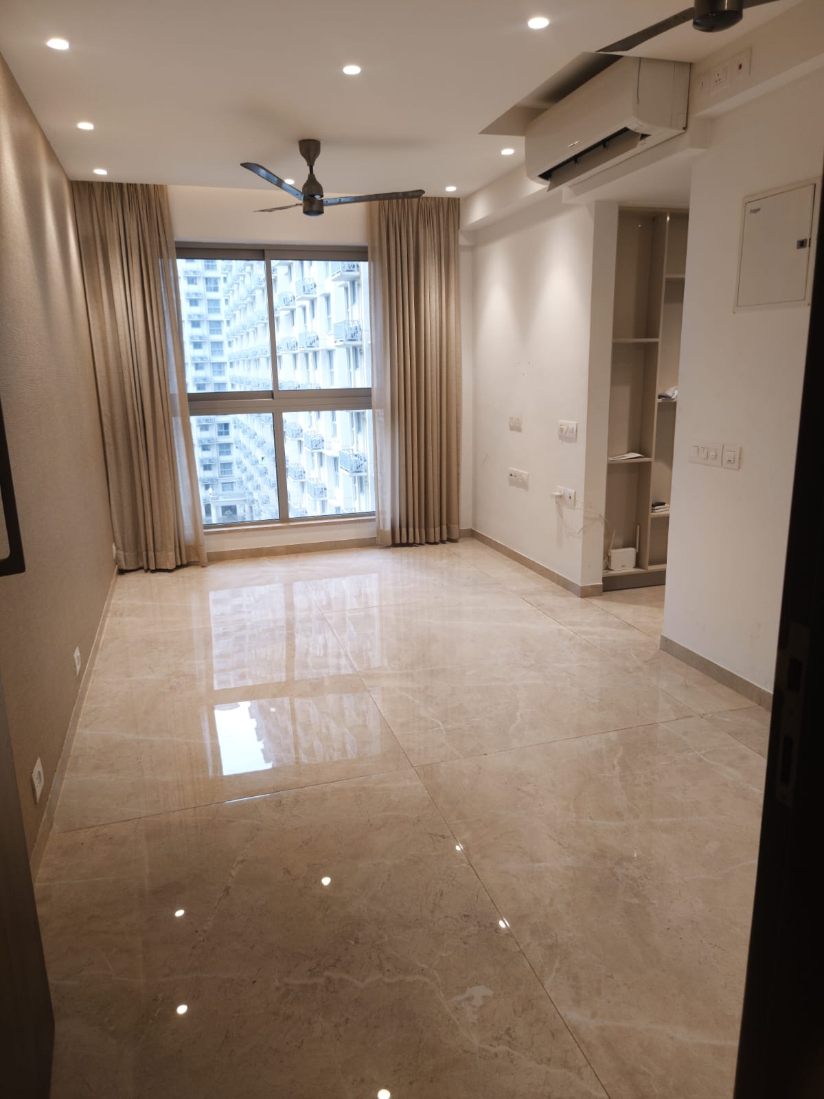1 BHK + Pooja Room Apartment For Rent in Hiranandani Highland