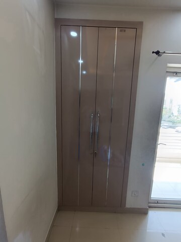 Building Lobby in 3 BHK Apartment at BPTP Discovery Park, Sector 80 – for Rent
