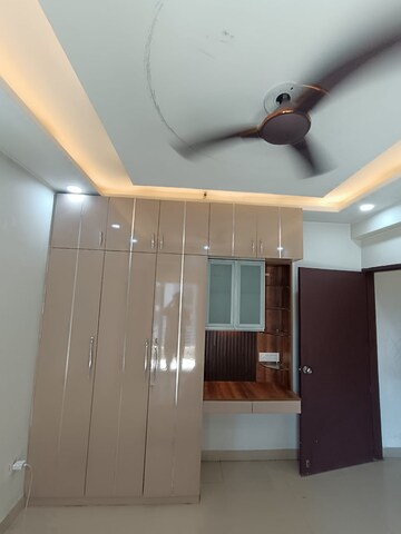 Furnished Amenities in 3 BHK Apartment at BPTP Discovery Park, Sector 80 – for Rent
