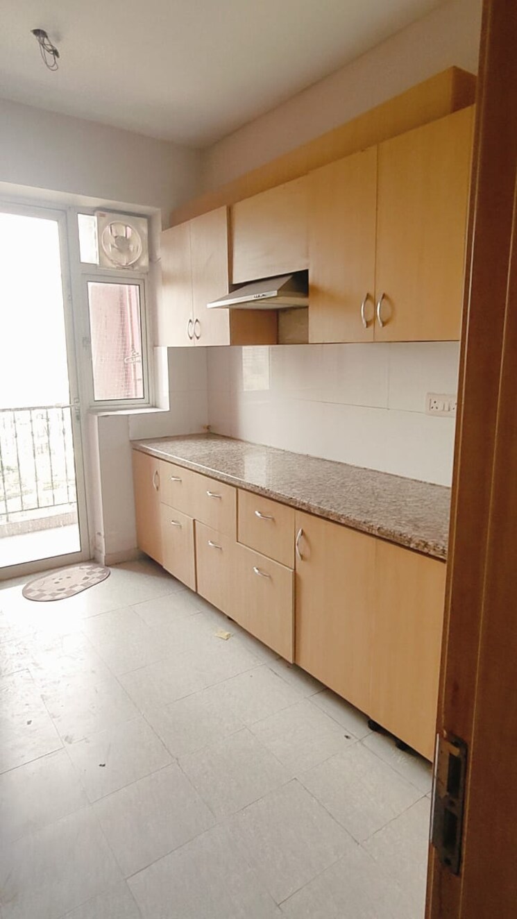 Kitchen, dlf-new-town-heights-ii 3.5 Bedroom 1400 Sq.Ft. Apartment In Sector 86 Gurgaon 9064790
