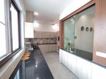 Kitchen in 4 BHK Builder Floor at Ansal API Vyapar Kendra, Sector 43 – for Rent