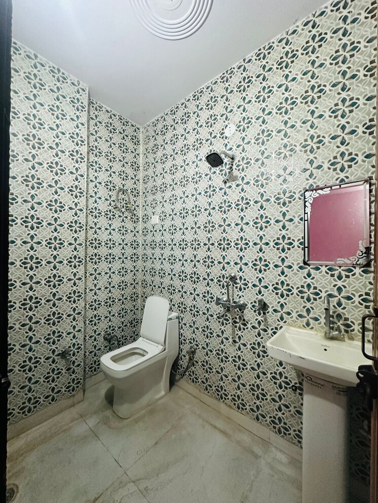 Attached Bathroom, dwarka mor 2 Bedroom 1080 Sq.Ft. Builder Floor In Dwarka Mor Delhi 9064827