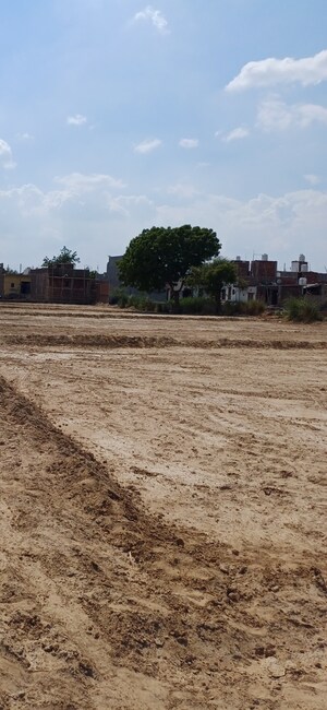  Plot For Sale in Dheeraj Nagar