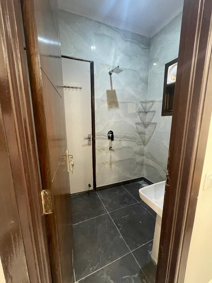 Bathroom, saket 2 Bedroom 950 Sq.Ft. Builder Floor In Saket Delhi 9064841