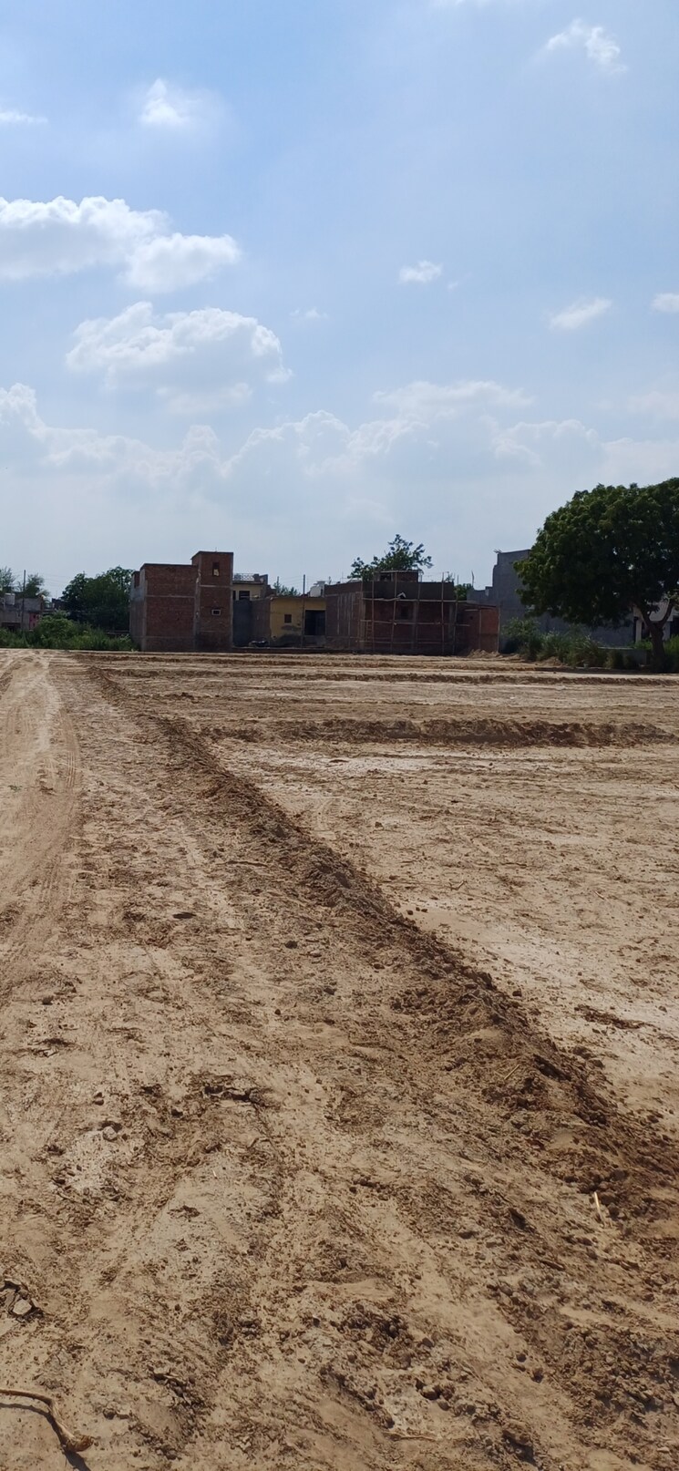 undefined, dheeraj nagar  92 Sq.Yd. Plot In Dheeraj Nagar Faridabad 9064859