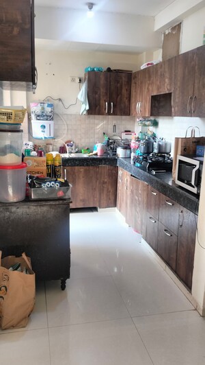 Kitchen in 4 BHK Builder Floor at BPTP Parkland Pride, Sector 77 – for Sale