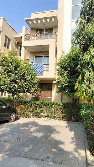 4 BHK Builder Floor – Exterior View View at BPTP Parkland Pride, Sector 77 - for Sale