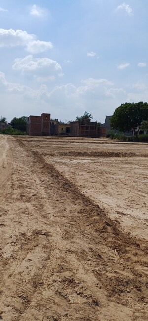  Plot For Sale in Dheeraj Nagar