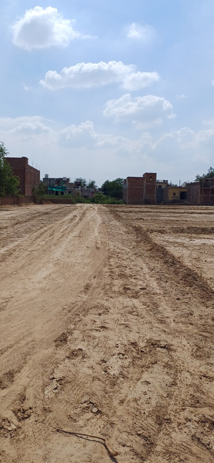 undefined, dheeraj nagar  93 Sq.Yd. Plot In Dheeraj Nagar Faridabad 9064872