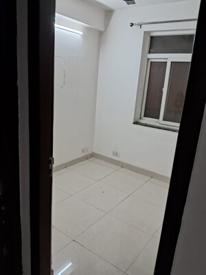 Room in 3 BHK Builder Floor at BPTP Parkland, Sector 75 – for Sale