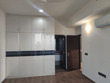 Room in 3 BHK Apartment at Mahindra Luminare, Sector 59 – for Rent