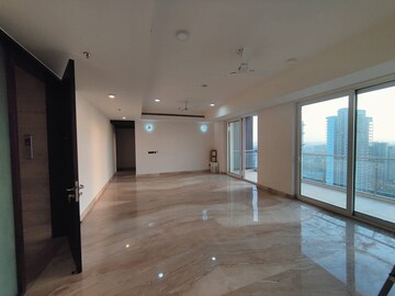 Room in 3 BHK Apartment at Mahindra Luminare, Sector 59 – for Rent