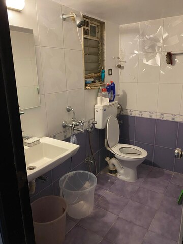 Team Area in 2 BHK Apartment at Hiranandani Castle Rock, Powai – for Rent