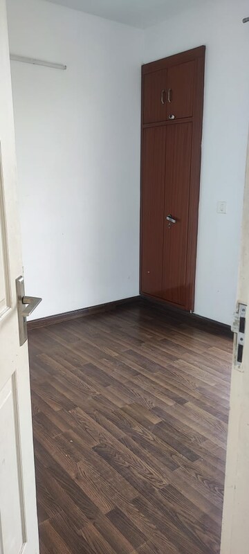 Room in 3 BHK Builder Floor at Bptp Park Floors I, Sector 77 – for Rent