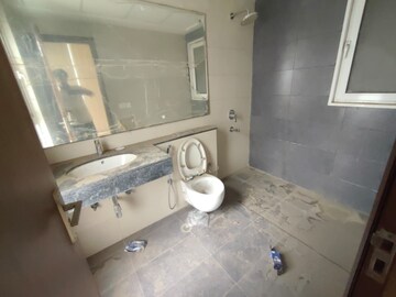 Bathroom in 4 BHK Apartment at Indiabulls Enigma, Sector 110 – for Rent