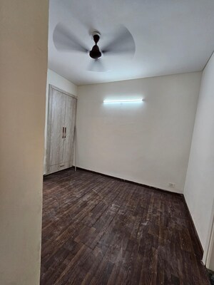 Room in 4 BHK Builder Floor at Sector 77 – for Sale