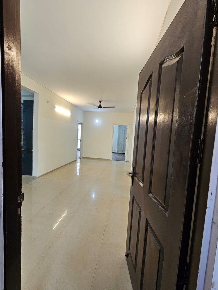 Room, sector 77 4 Bedroom 250 Sq.Yd. Builder Floor In Sector 77 Faridabad 9065010