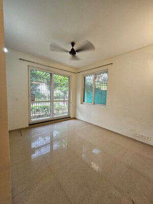 Room in 4 BHK Builder Floor at Sector 77 – for Sale