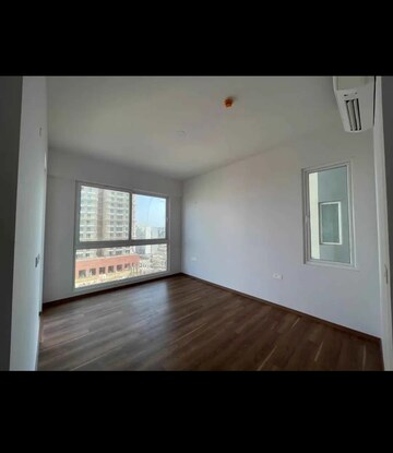 Room in 3 BHK Apartment at Conscient Hines Elevate, Sector 59 – for Sale