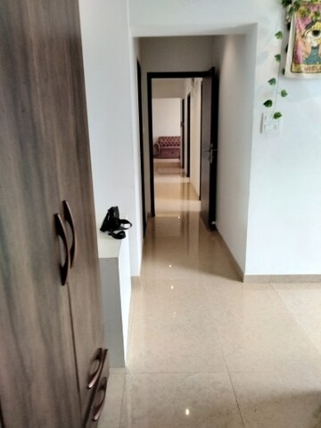 Room in 2.5 BHK Apartment at Evershine Crown, Kandivali East – for Rent