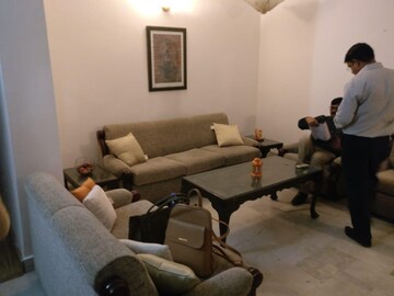 Living Room in 2 BHK Apartment at DLF Silver Oaks, Sector 26 – for Rent
