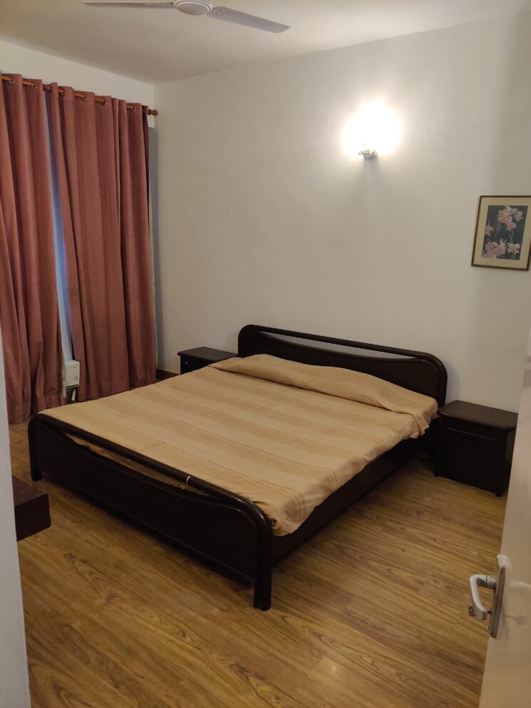 Bedroom, dlf-silver-oaks 2 Bedroom 1150 Sq.Ft. Apartment In Sector 26 Gurgaon 9065077