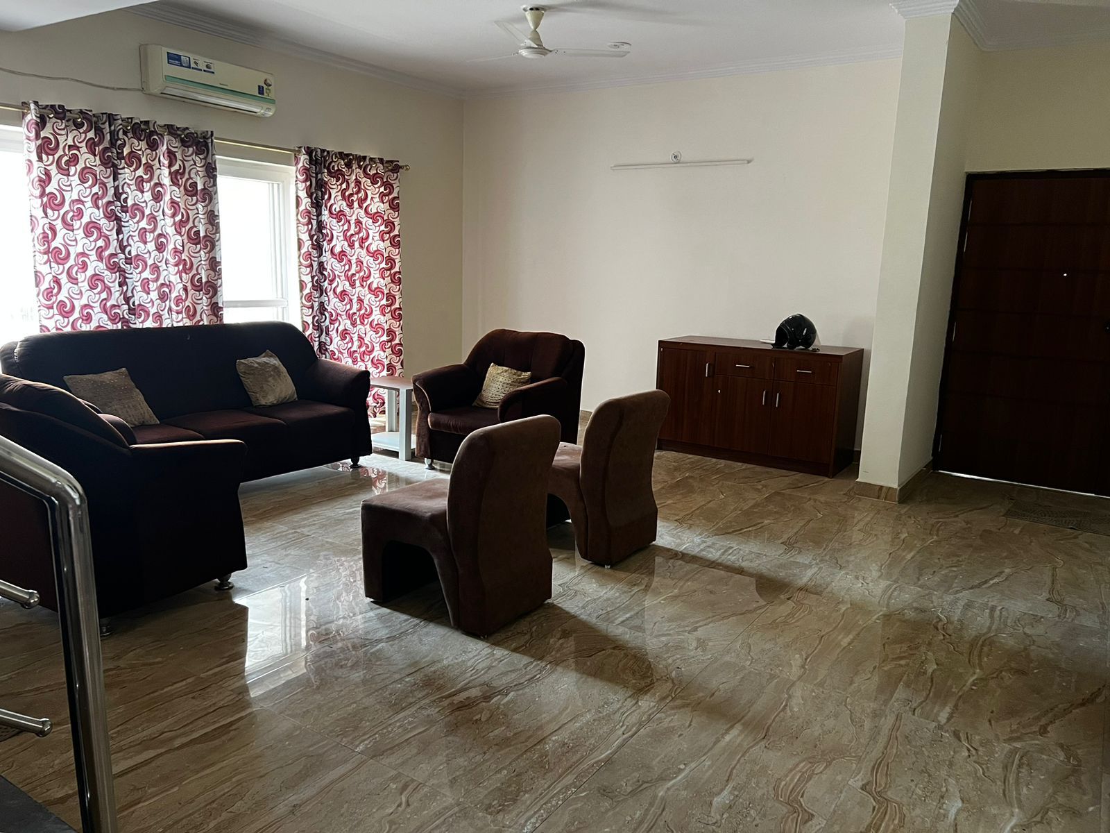4 BHK + Servant Room Apartment For Rent in Rohtas Presidential Tower