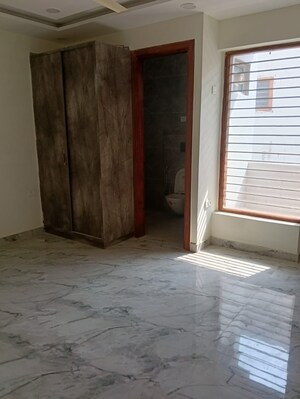 Room in 2 BHK Independent House at Sector 16 – for Sale