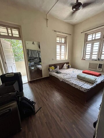 Bedroom in 1 BHK Apartment at Bandra West – for Rent