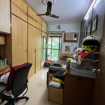 Team Area in 3 BHK Apartment at Rashmi Tanmay, Kanakia Road – for Sale