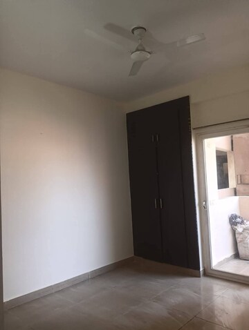 2 BHK Apartment For Rent in Gaur City 2 - 14th Avenue, Sector 16c Greater Noida