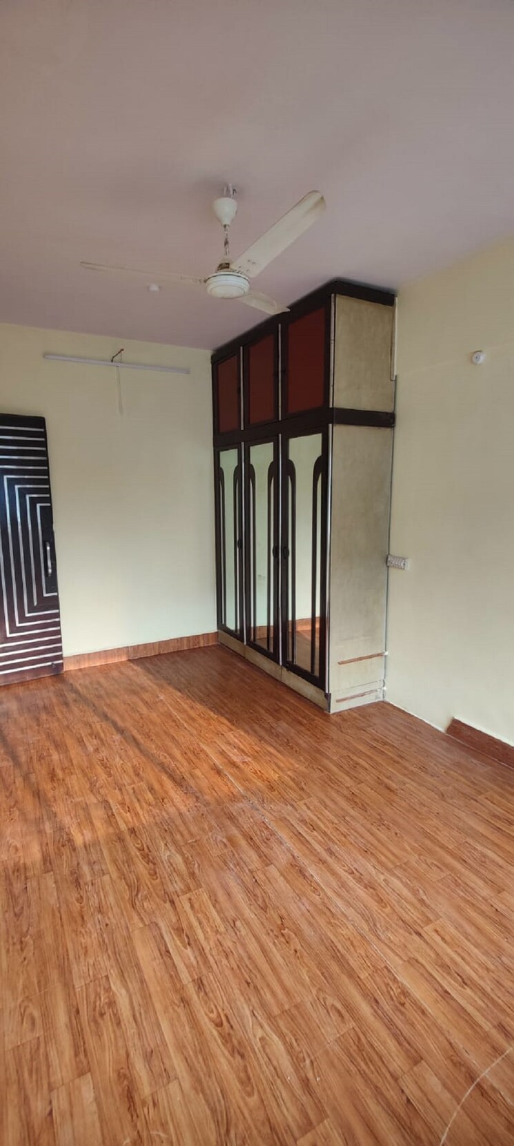 Room, bandra west 1 Bedroom 550 Sq.Ft. Apartment In Bandra West Mumbai 9065192