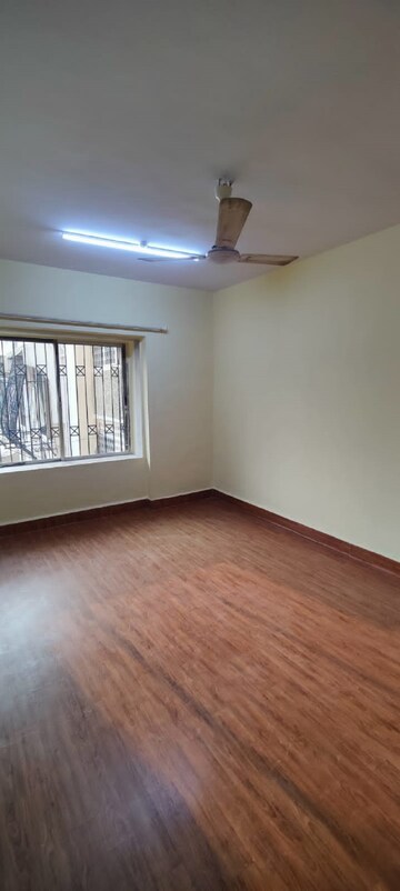 Room in 1 BHK Apartment at Bandra West – for Rent