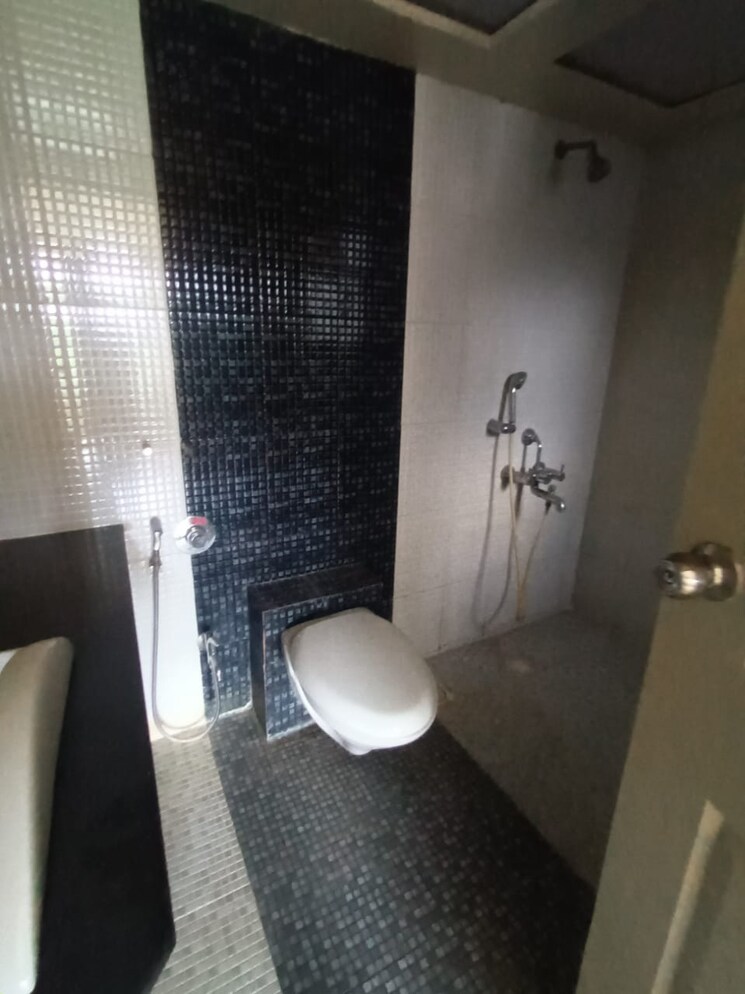Bathroom, bramha-suncity 3 Bedroom 1600 Sq.Ft. Apartment In Wadgaon Sheri Pune 9065237