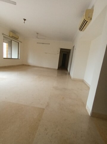 Room in 3 BHK Apartment at Bramha Suncity, Wadgaon Sheri – for Rent
