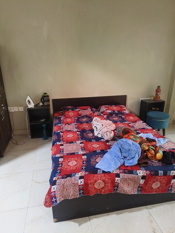 Bedroom in 3 BHK Builder Floor at Vipul World Floors, Sector 48 – for Rent