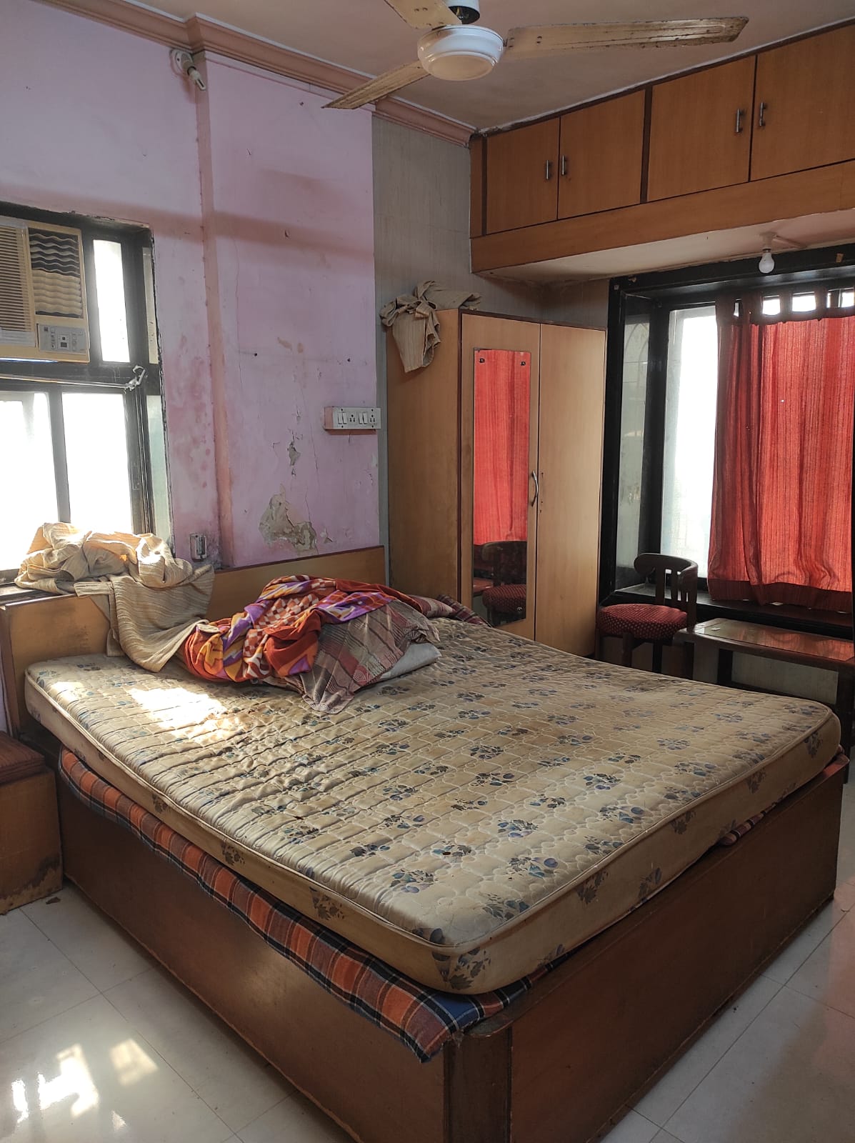 1.5 BHK + Extra Room Apartment For Rent in Royal Accord Apartments