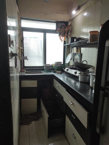 Kitchen in 1.5 BHK Apartment at Royal Accord Apartments, Andheri East – for Rent