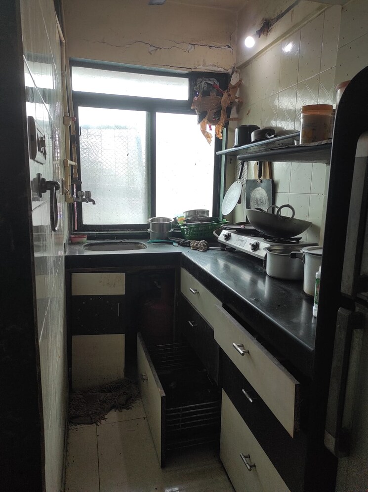 Kitchen, royal-accord-apartments 1.5 Bedroom 600 Sq.Ft. Apartment In Andheri East Mumbai 9065160