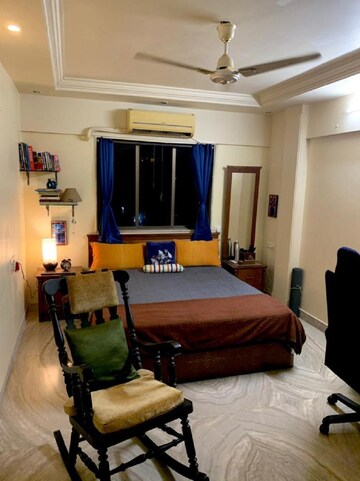 Bedroom in 3 BHK Apartment at Khar West – for Rent