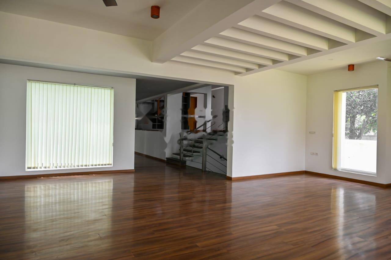 5 BHK 7700 Sq.Ft. Apartment in Prestige Laughing Waters