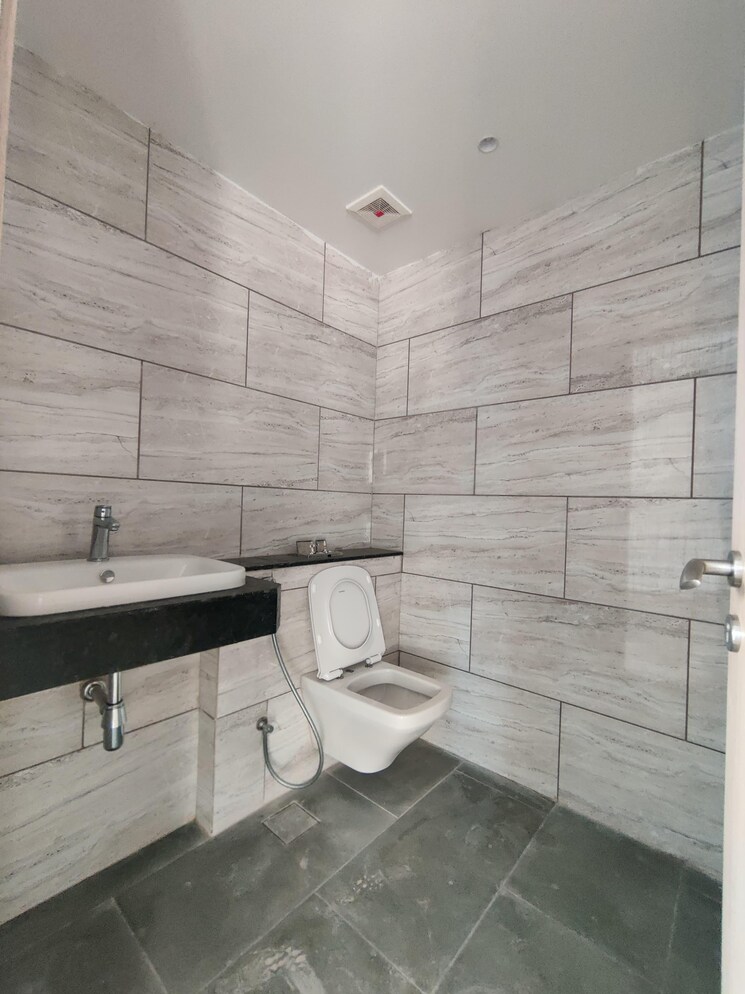 Bathroom, rustomjee-crown 4 Bedroom 2590 Sq.Ft. Apartment In Prabhadevi Mumbai 9065278