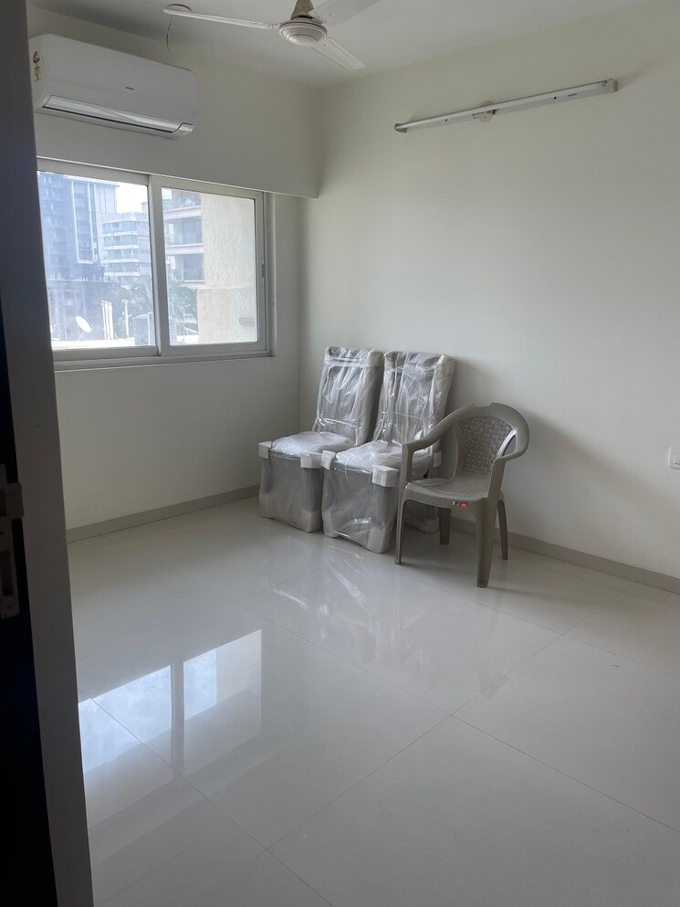 Room, santacruz west 3 Bedroom 1200 Sq.Ft. Apartment In Santacruz West Mumbai 9065281