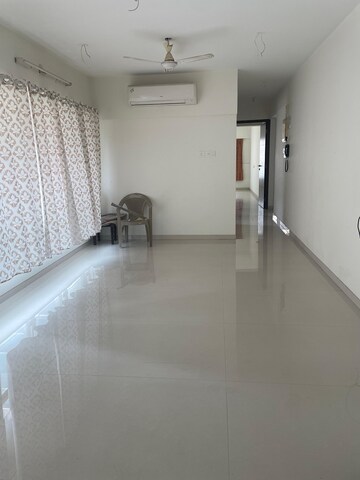 Room in 3 BHK Apartment at Santacruz West – for Rent