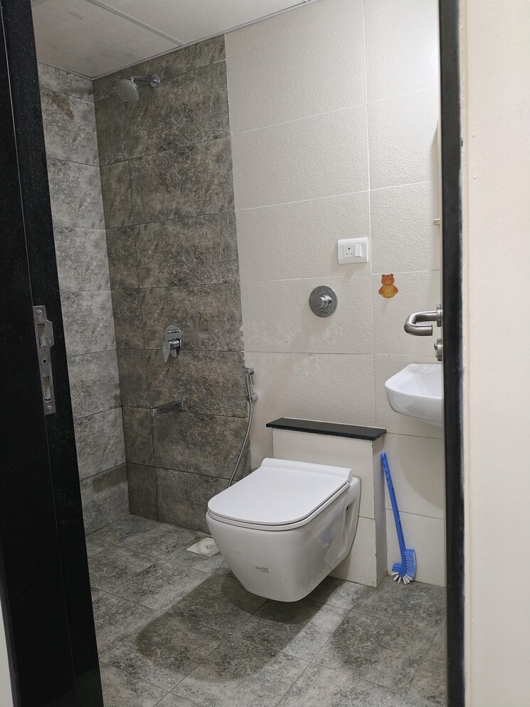 Bathroom, paranjape-trident-towers 2 Bedroom 731 Sq.Ft. Apartment In Wakad Pune 9065302