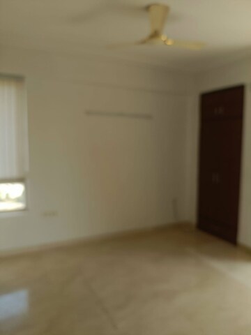 Room in 3.5 BHK Apartment at Puri Diplomatic Greens Villas, Sector 111 – for Rent