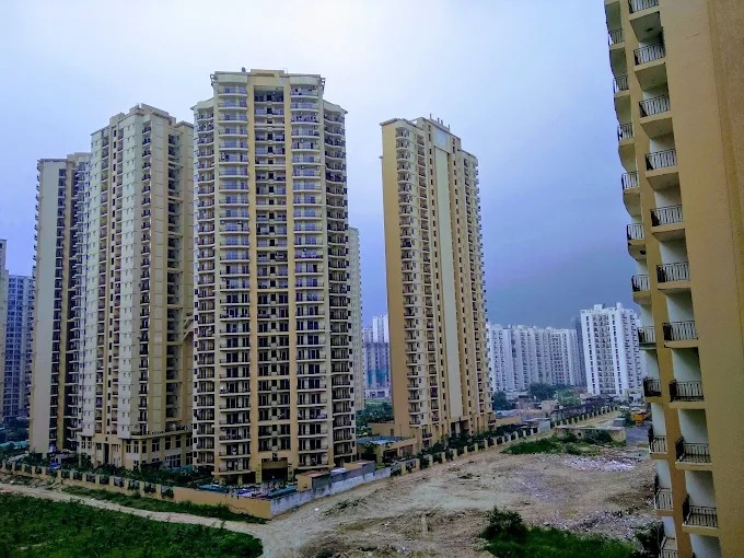 3.5 BHK + Extra Room Apartment For Sale in JM Aroma